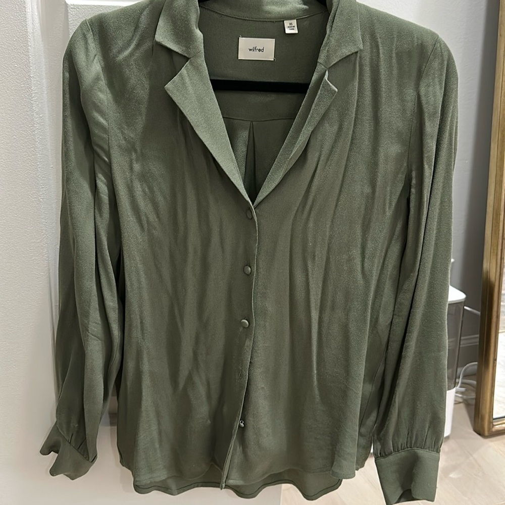 Wilfred Aritzia Longsleeve Button down